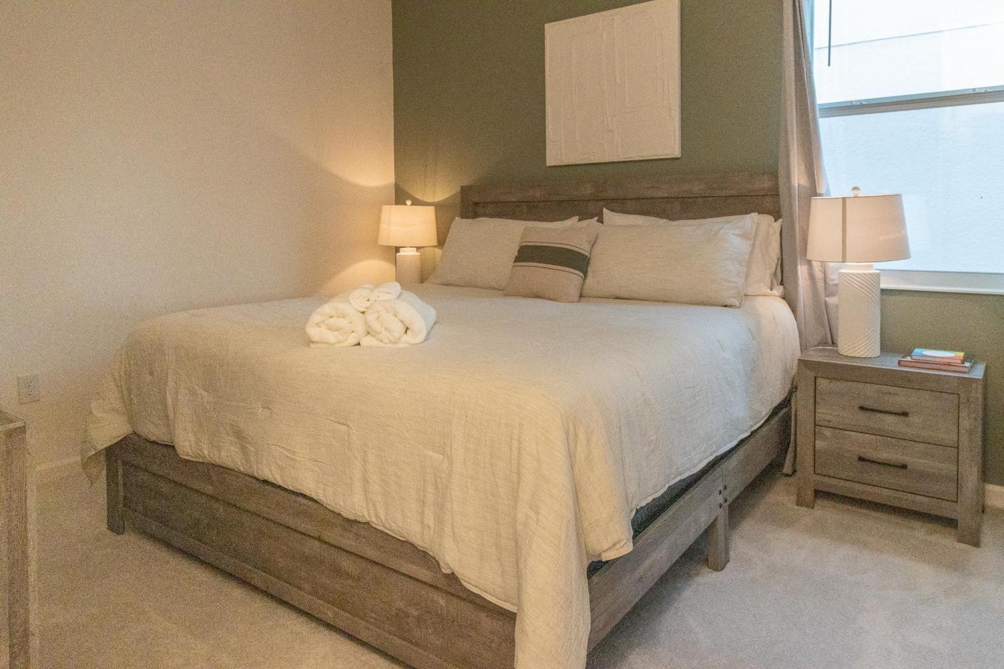 Waterfront Brand New Modern Luxury 8 Bedroom Pool House! Sleeps 16 Kissimmee Εξωτερικό φωτογραφία